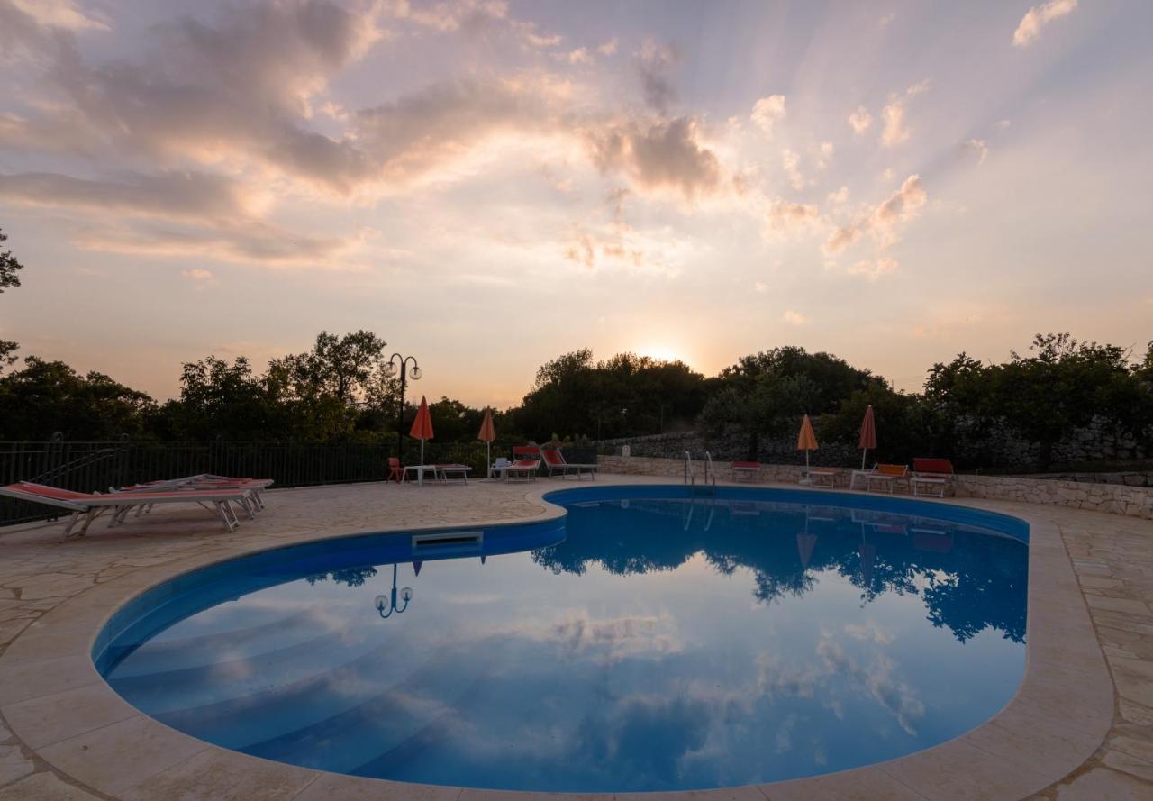 Trulli Beltramonto Villa Locorotondo Exterior photo